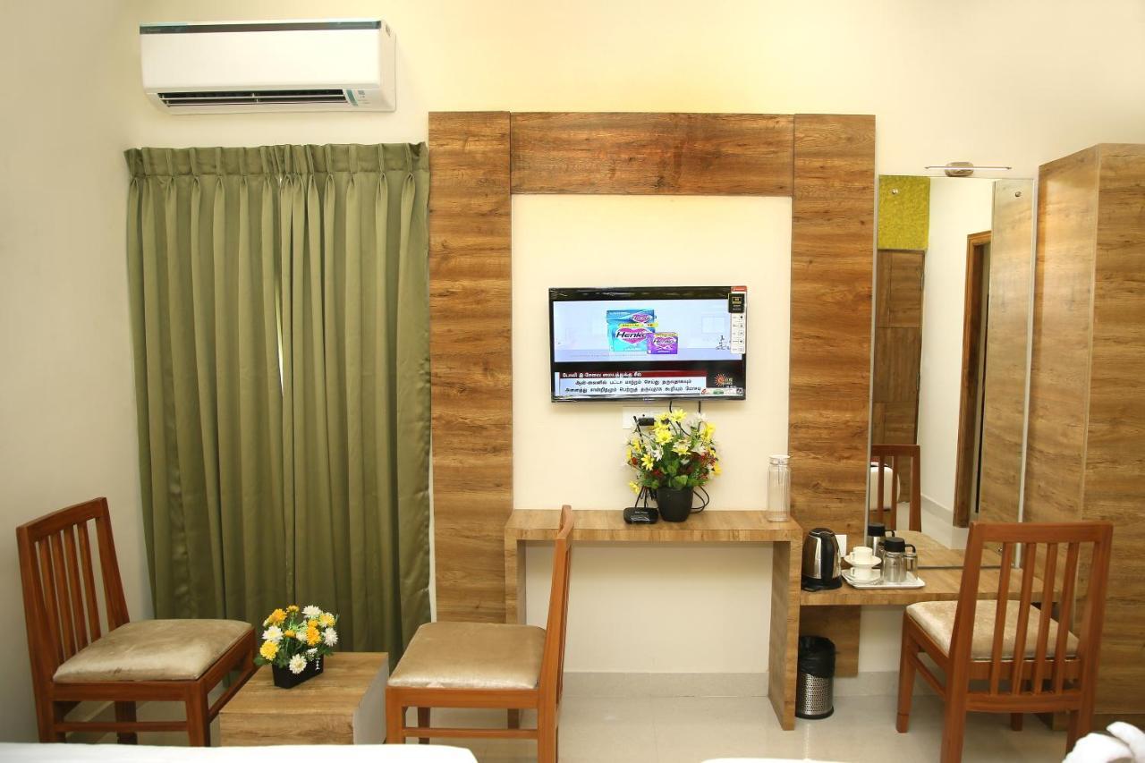 Apollo Court Hotel Chennai Exterior photo
